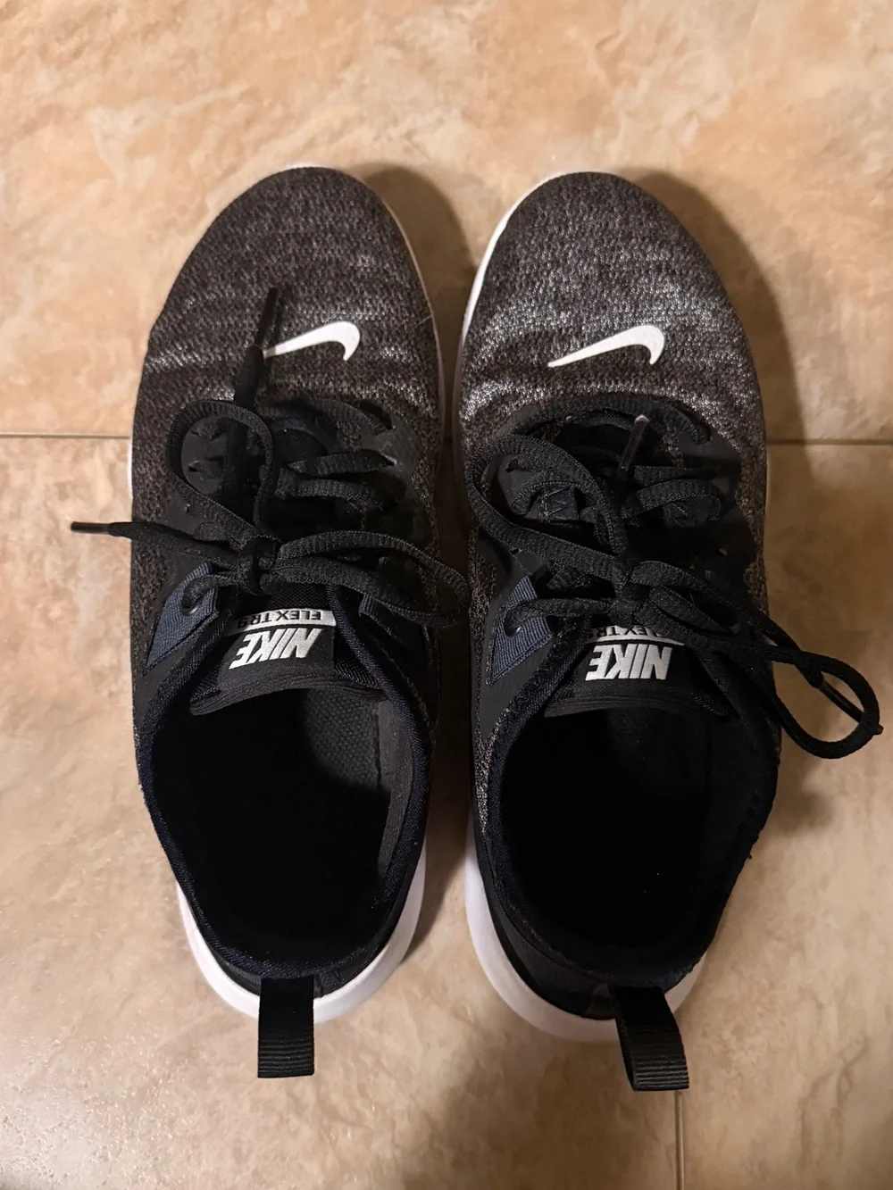 Nike Women’s Black/Gray Sneakers